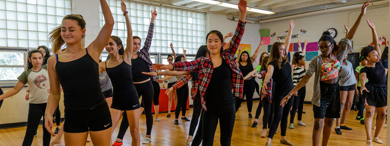 girls in dance class